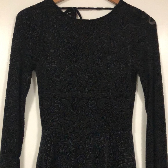 Black velvet dress - Picture 2 of 5